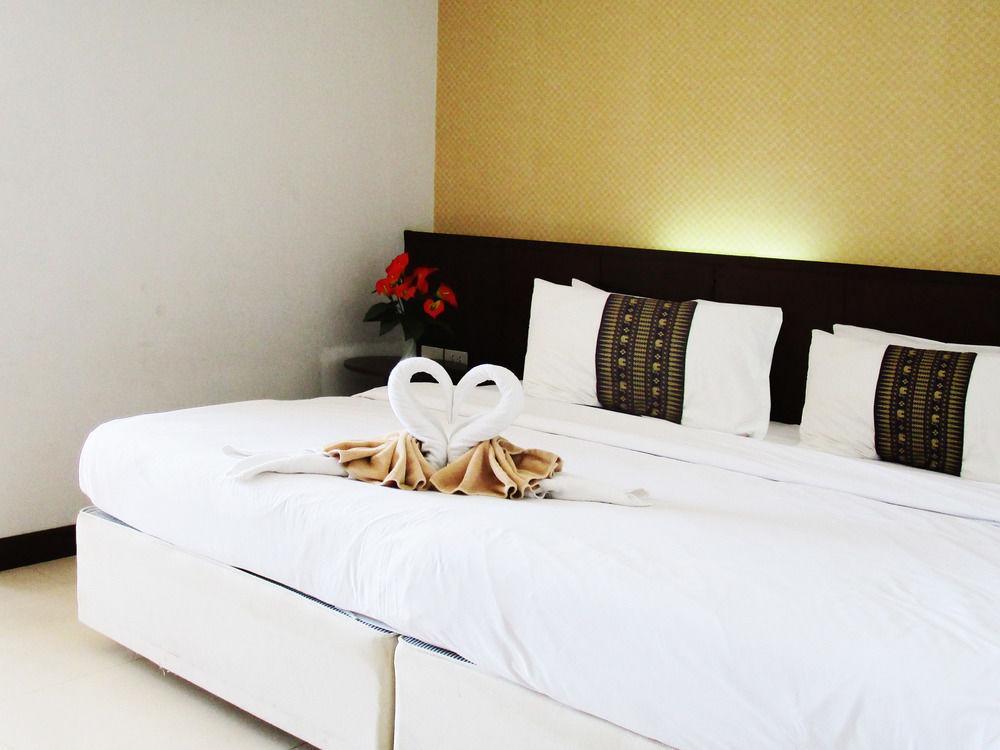The Son Patong Beach Exterior photo